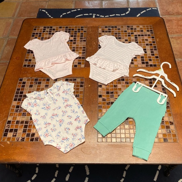 Nannette Baby Girl Set - Picture 2 of 3